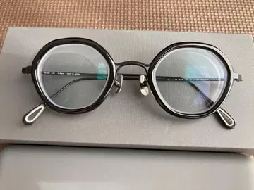 Yuichi Toyama V. Reich 안경 44 25
