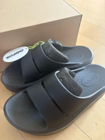 OOFOS 우포스 OOmega OOahh 샌들 블랙 24