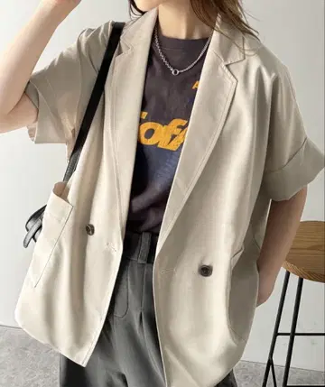 어른의 내추럴함을 즐기다. 린넨 시어 돌먼 숏 슬리브 자켓 베이지 반팔