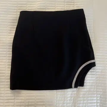 ZARA 블랙 타이트 스커트 비즈 큐빅