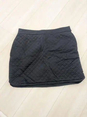 아디다스 퀼팅 스커트 블랙