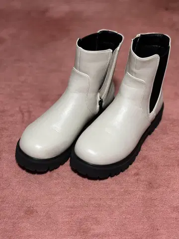 La Farfa SHOES 통굽 경량 사이드 고어 부츠 24~24.5