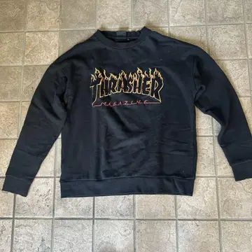 THRASHER 맨투맨 래글런 블랙 파이어 스케이터