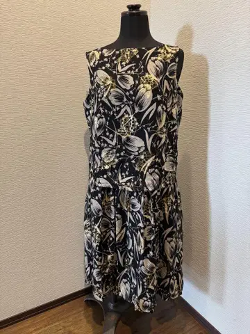 ANNA SUI 슬리브리스 무릎 기장 원피스 꽃무늬