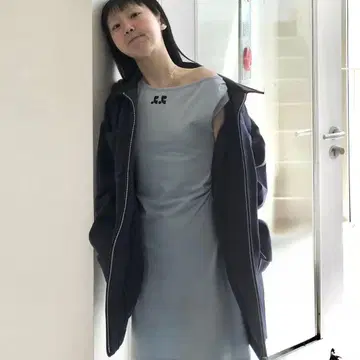 Rest&recreation 스카이블루 미니 원피스 로고 자수