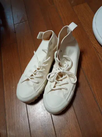 컨버스 하이컷 스니커즈 아이보리 23.5cm