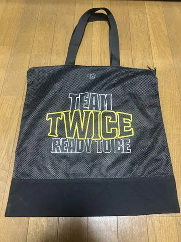 Twice ready to be 메쉬 토트백