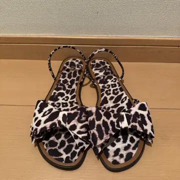 ZARA 레오파드 무늬 리본 샌들