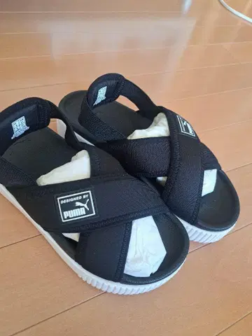 PUMA 크로스 스트랩 스포츠 샌들 23cm