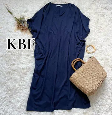 새상품급 KBF 네이비 V넥 원피스 돌먼 넉넉한 드레이프감