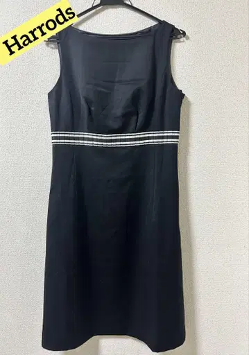 Harrods 블랙 슬리브리스 원피스 (사이즈 2)