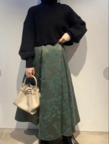 FRAY I.D 피그먼트 플라워 플레어 스커트