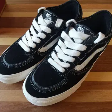 [미사용 새상품] VANS 제프 로리 27cm