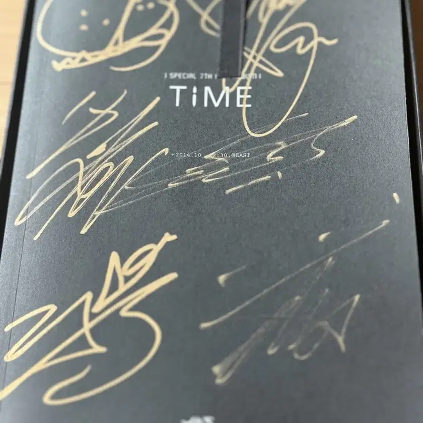 BEAST GOOD LUCK メンバー全員サイン入りアルバム BEAST GOOD LUCK メンバー全員サイン入りアルバム BEAST GOOD