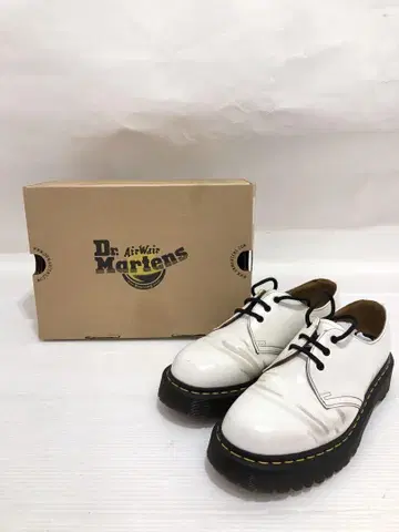 knmen152-0054 Dr.Martens 3홀 화이트