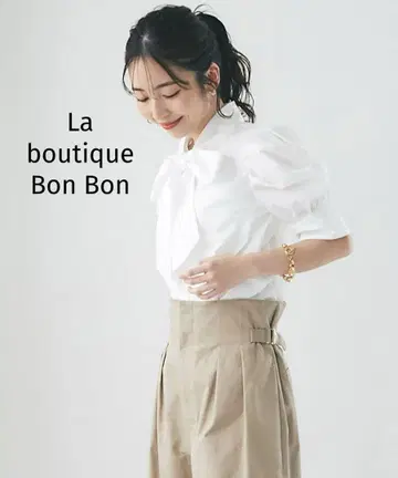 La boutique BonBon 보타이 퍼프 슬리브 블라우스