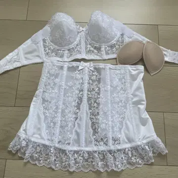 이노센틀리 브라이덜 이너