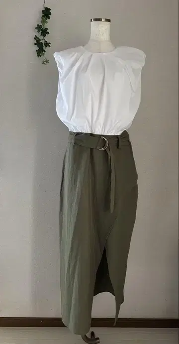 ZARA 슬리브리스 원피스