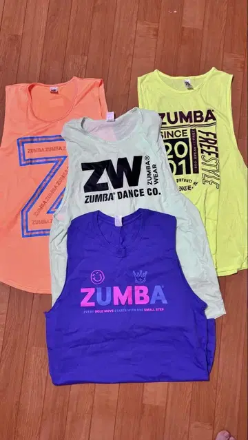 ZUMBA 의류 탱크탑 4매 세트