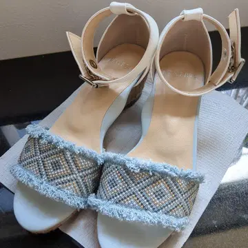벨메종 BENEBIS 비즈 장식 샌들 21.5cm 새상품급