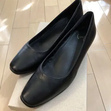ing 블랙 가죽 스퀘어토 펌프스 23 cm EEE