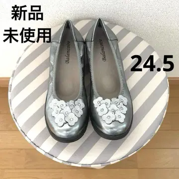 블랑코와르 펌프스 플랫슈즈 플라워 모티브 실버계