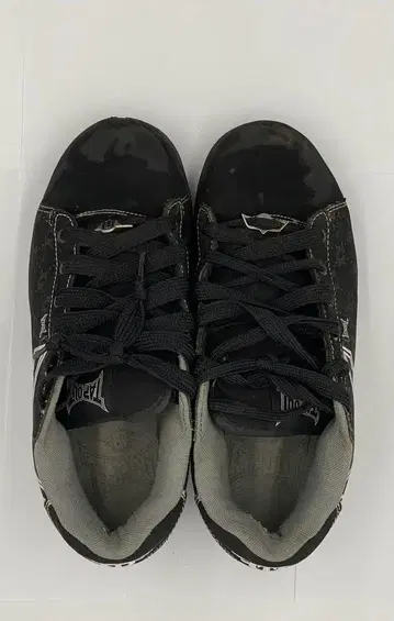 TAPOUT 블랙 스니커즈