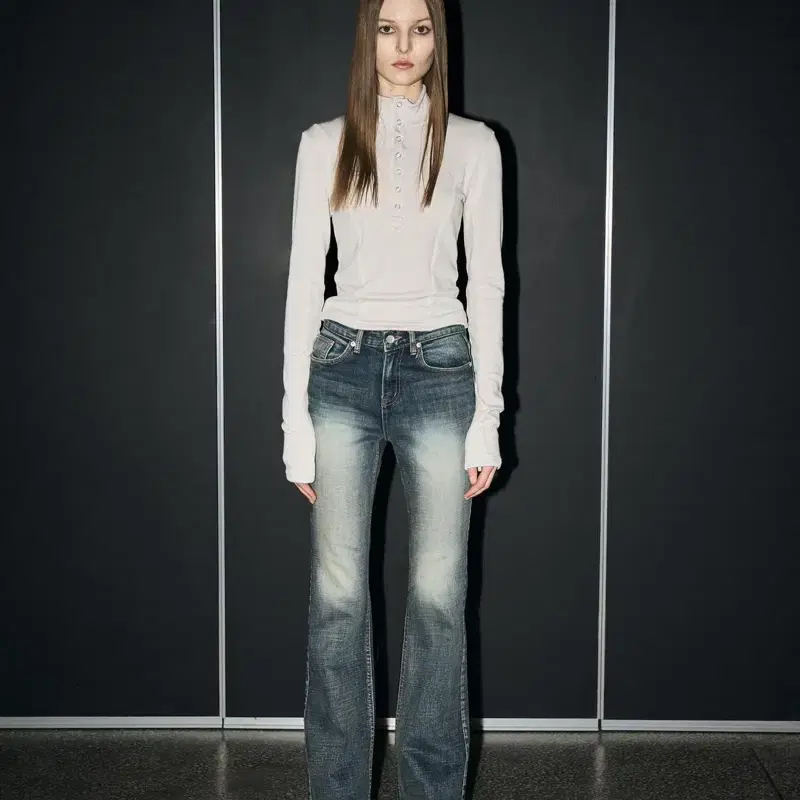 【BOHEMIAN SEOUL】[25SS] KNEE OPEN RIPPED WIDE JEANS, GRAY BOHEMIAN SEOUL | 보헤미안서울 Bohemian Seoul) KNEE OPEN