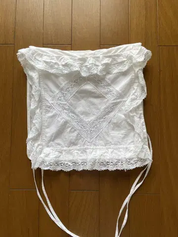 fumika uchida 론 쿠션 탑 화이트