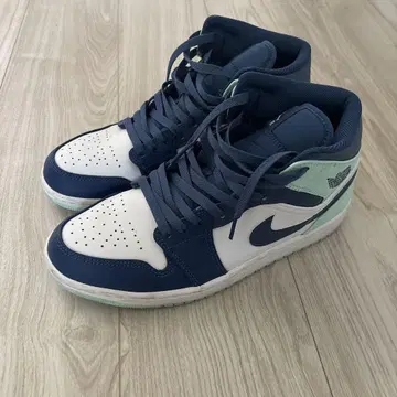 AIR JORDAN 1 MID 26.5cm