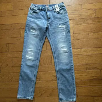 새상품 EDWIN 데미지 가공 SLIM TAPERED 28