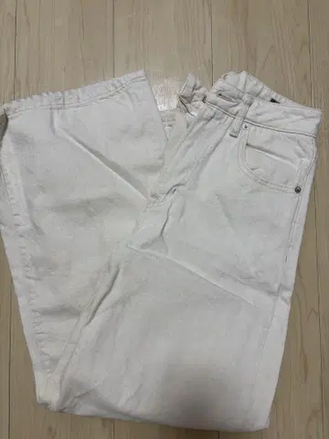 화이트 스트레이트 데님 S 사이즈