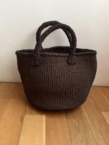 다크 브라운 아프리카 사이잘 바스켓백