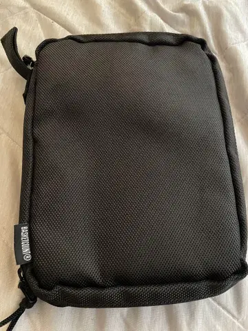 바스켓 카운트 TRAVEL POUCH / BLACK