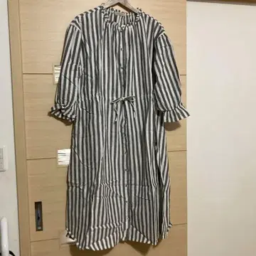 사만사 모스모스 캔디 슬리브 프릴 스트라이프 원피스