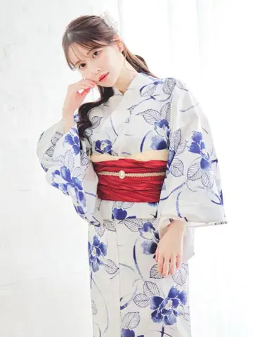 파란 꽃무늬 유카타 빨간 오비 포함