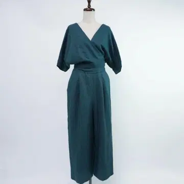 새상품급 나곤스탠스 돌먼 슬리브 올인원 그린 사이즈 36*TC778