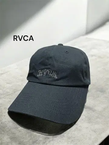 RVCA 루카 자수 블랙 캡