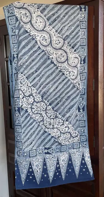 바틱 찬팅 수제 숄 인테리어 요건 레일 스타일