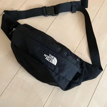THE NORTH FACE 바디백 블랙
