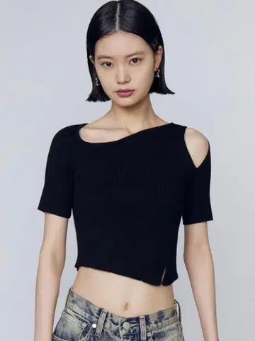 EMODA 스킨 라이트 숏 슬리브 니트 BLACK MOUSSY