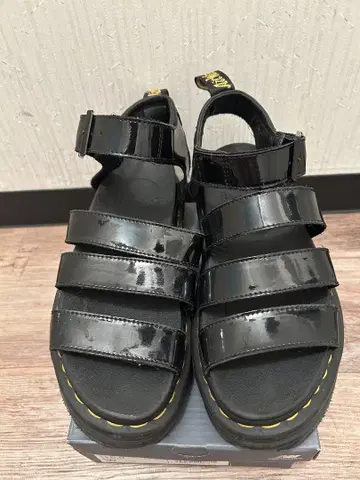 Dr.Martens 닥터마틴 블랙 스트랩 샌들 통굽