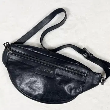JIMMY CHOO 지미추 바디백 천연 가죽 블랙 카모 패턴