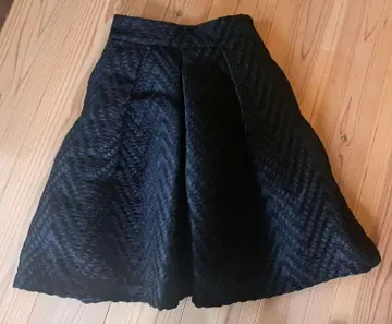 ARMANI 블랙 플레어 스커트 사이즈 40