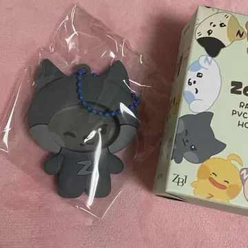 zeroni 제로니 PVC 사진 홀더  지웅 제베원 ZB1