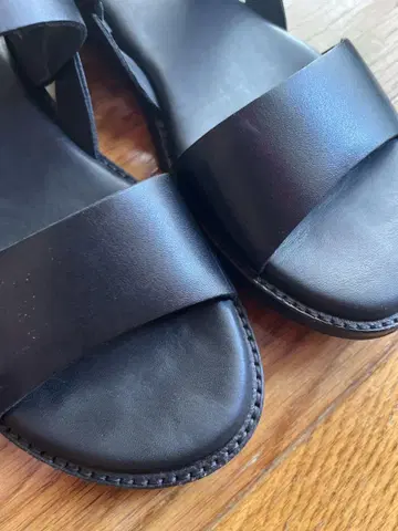 Clarks 클락스 블랙 스트랩 샌들