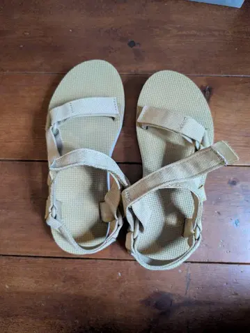 Teva 스포츠 샌들 베이지
