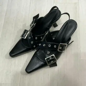 jouetie 아일렛 벨트 펌프스