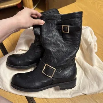 JIMMY CHOO 블랙 엔지니어 부츠