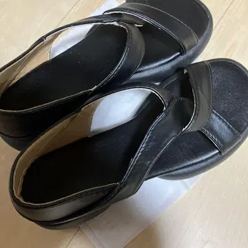 블랙 스포츠 샌들 합성 피혁 크로스 스트랩